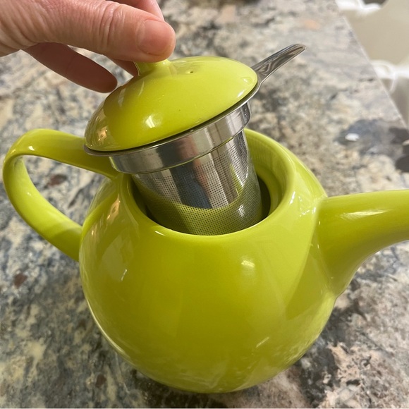 FORLIFE Curve Teapot with Infuser - Picture 6 of 10